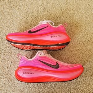 Nike Vomero Plus Women 7.5 Pink
